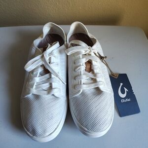 Olukai NWT Women's White Lightweight Pehuea Li Sneakers Sz 8 Casual Travel